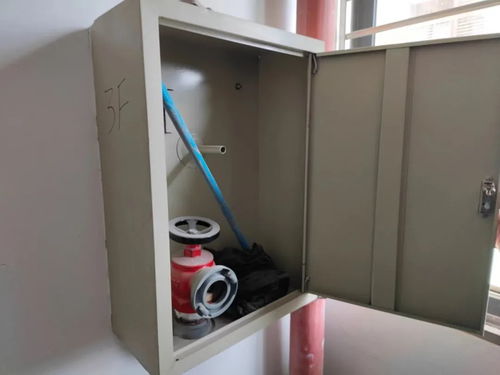 責令整改！揭陽榕城某小區違規搭建塑鋼制品被曝光